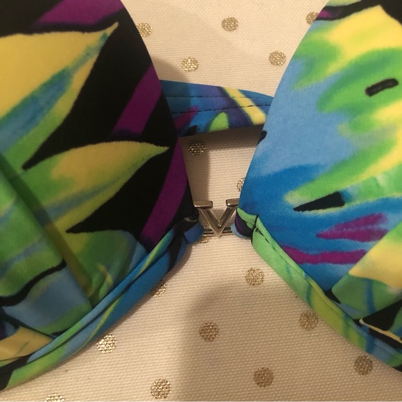Venus Tropical Print Bikini Top Size C Cup - Picture 2 of 7